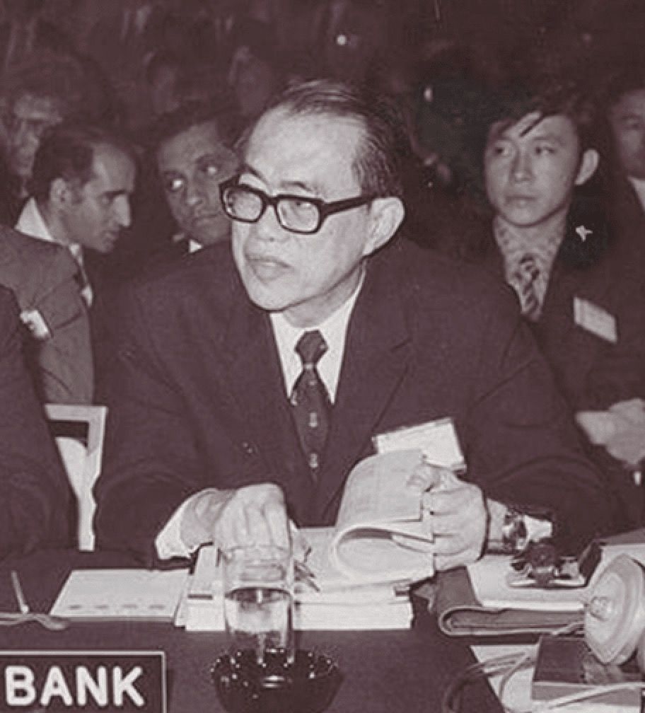 Mr Hon Sui Sen